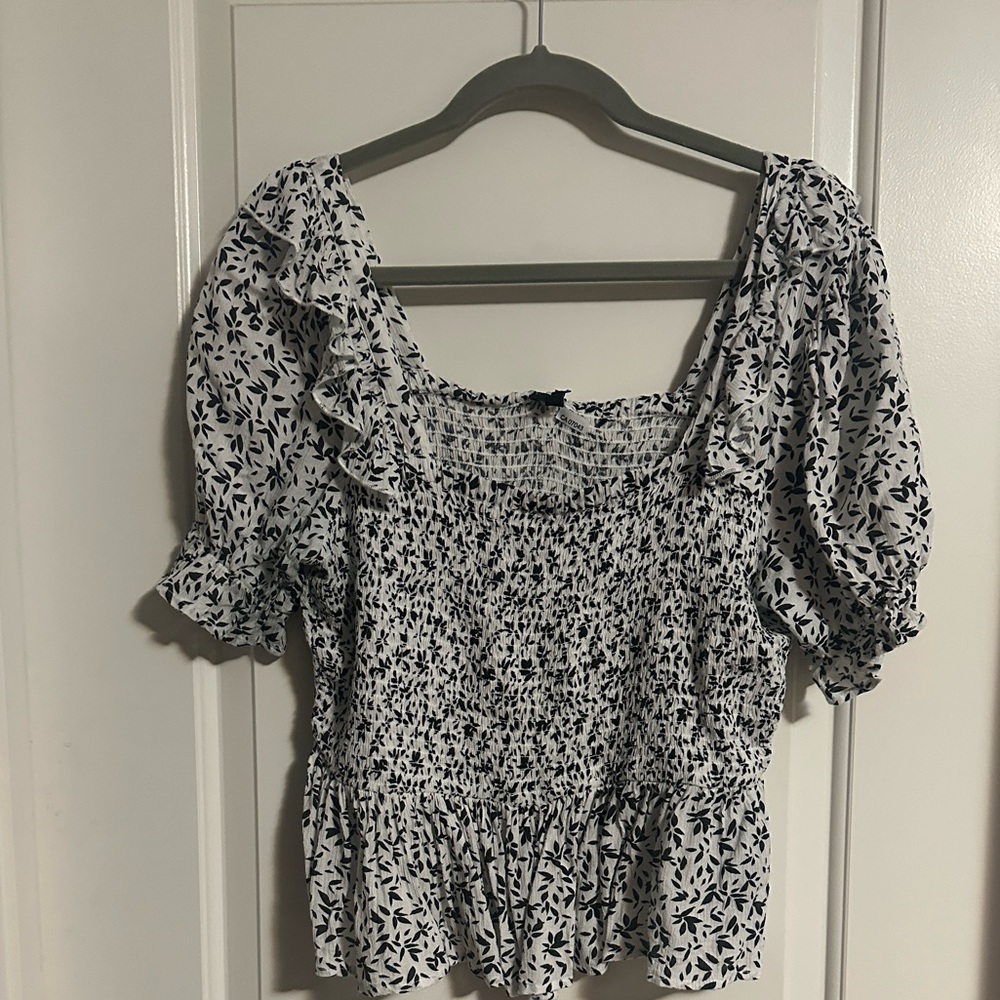Buffalo David Bitton Black and White Floral Blouse